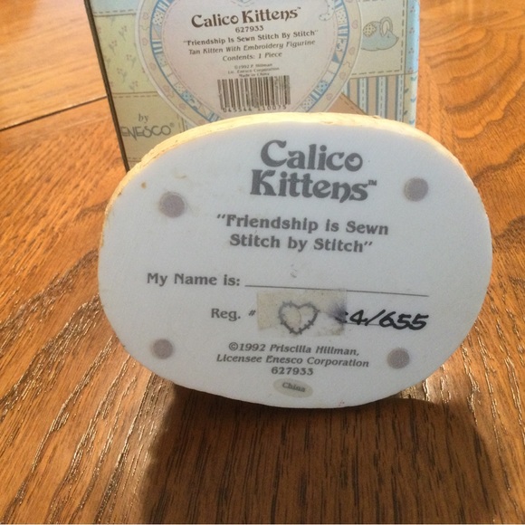 Calico Kittens "Friendship is Sewn Stitch by Stitch" - Picture 4 of 4